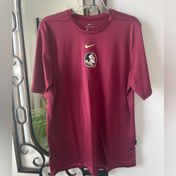 Nike dri fit tee - Picture 1 of 3